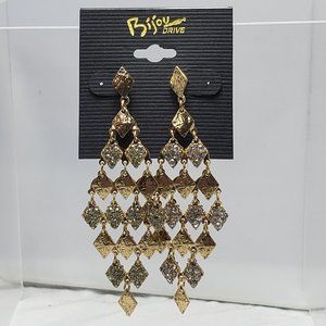 Bijou Drive diamond-cut chandelier gold earring with stones